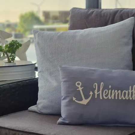 Hausboot La Mare Sonja 船上ホテル Weyhe