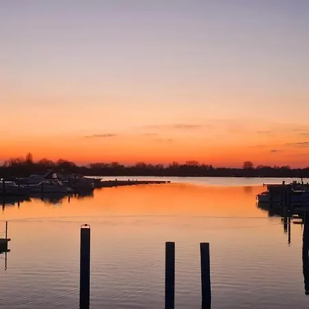 船上ホテル Hausboot La Mare Sonja