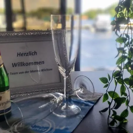 船上ホテル Hausboot La Mare Sonja Weyhe