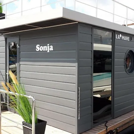Hausboot La Mare Sonja Hotel en barco