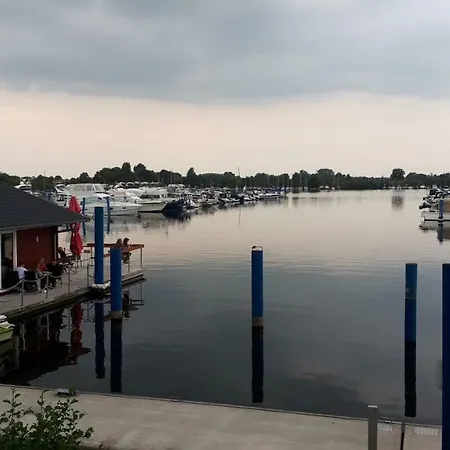 船上ホテル Hausboot La Mare Sonja *